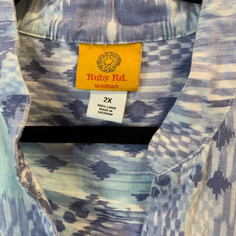 Ruby Rd. Blue and White Patterned Blouse - Picture 7 of 7